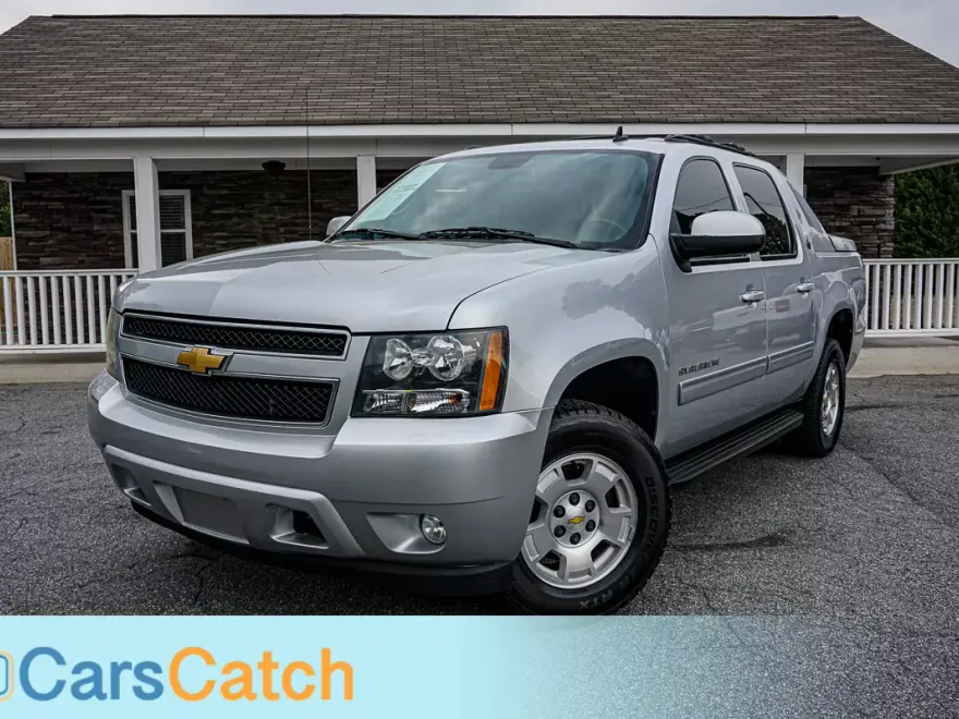 2013 Chevrolet Avalanche LS photo 1