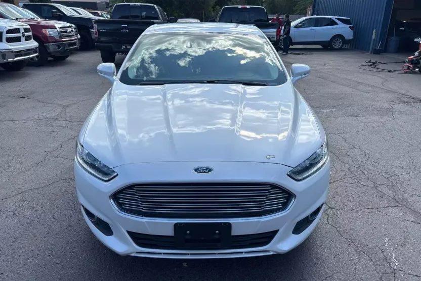 2016 Ford Fusion Hybrid SE photo 1