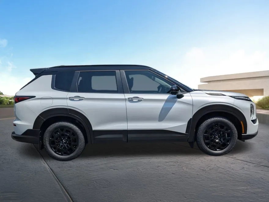 2025 Mitsubishi Outlander SE Ralliart photo 1