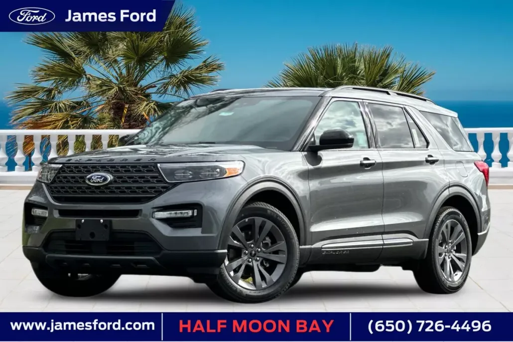 2024 Ford Explorer XLT photo 1