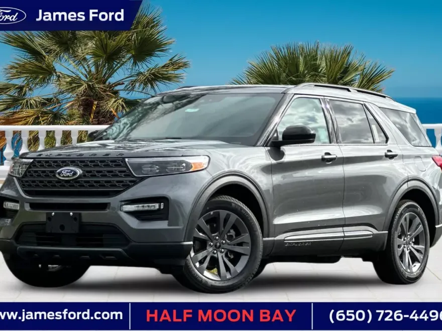 2024 Ford Explorer XLT photo 1