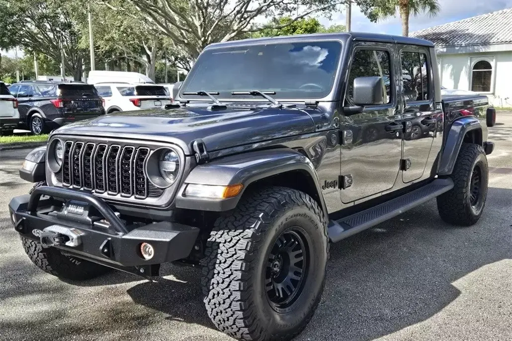 2024 Jeep Gladiator Sport photo 1