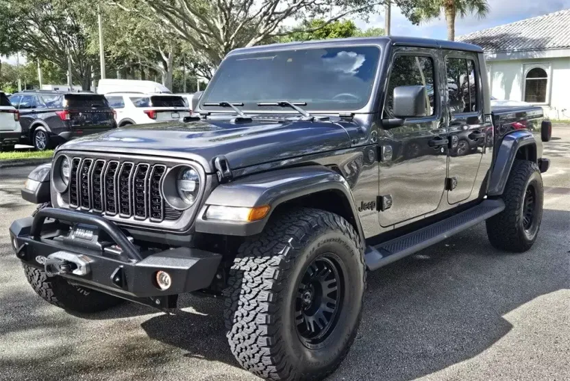2024 Jeep Gladiator Sport photo 1
