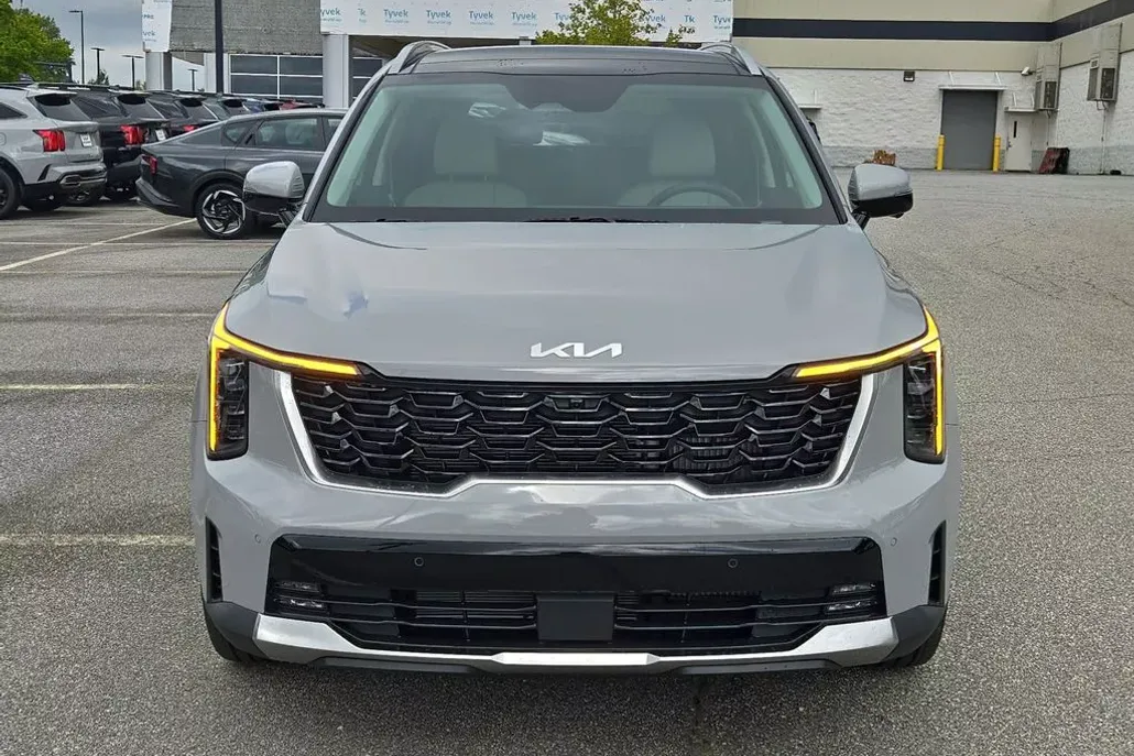 2025 Kia Sorento SX photo 1