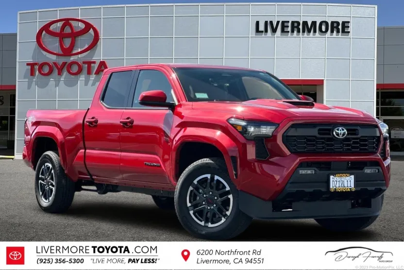 2024 Toyota Tacoma TRD Sport 4x4 photo 1