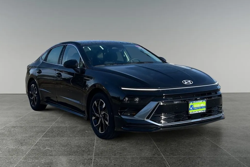 2025 Hyundai Sonata SEL photo 1