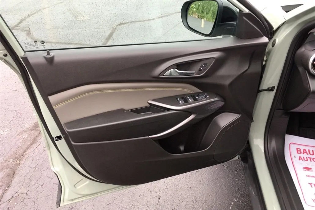 2025 Chevrolet Trax ACTIV photo 1