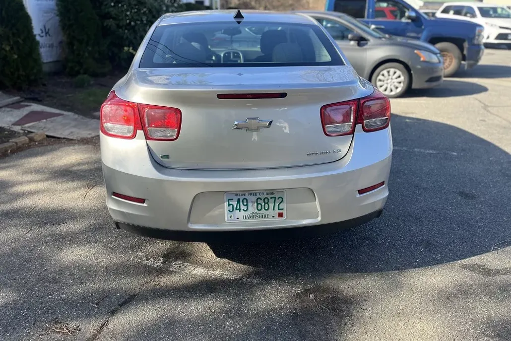 2014 Chevrolet Malibu LS photo 1
