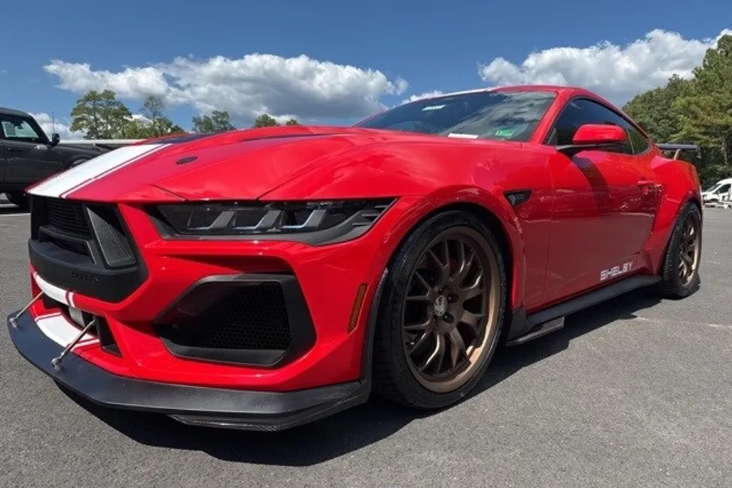 2025 Ford Mustang GT Premium photo 1
