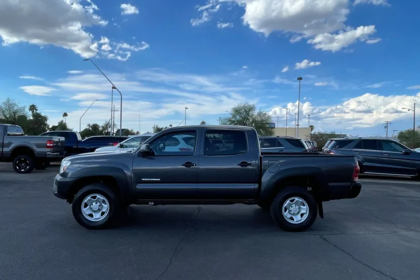2012 Toyota Tacoma PreRunner V6 Double Cab photo 1