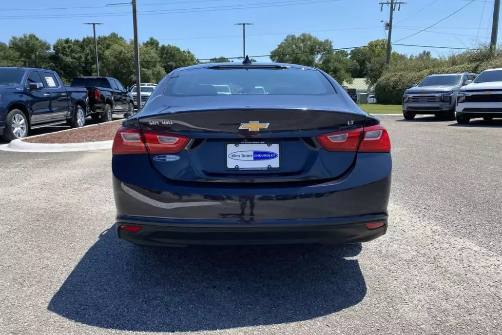 2023 Chevrolet Malibu 1LT photo 1