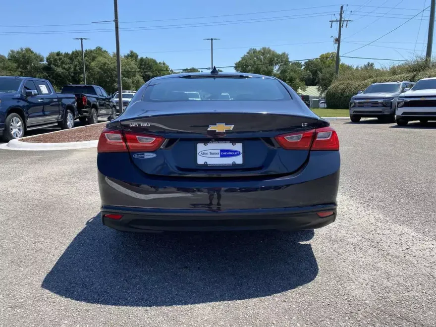 2023 Chevrolet Malibu 1LT photo 1