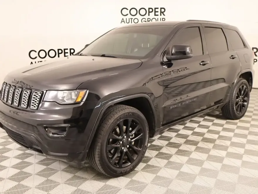 2020 Jeep Grand Cherokee Altitude photo 1
