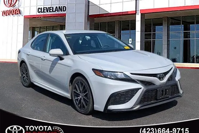 2023 Toyota Camry SE photo 1