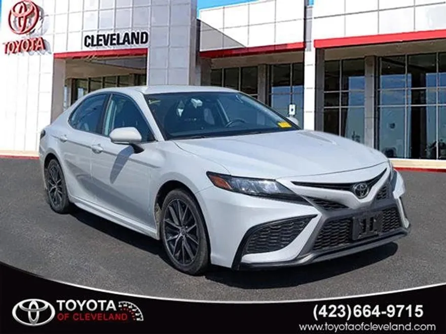2023 Toyota Camry SE photo 1