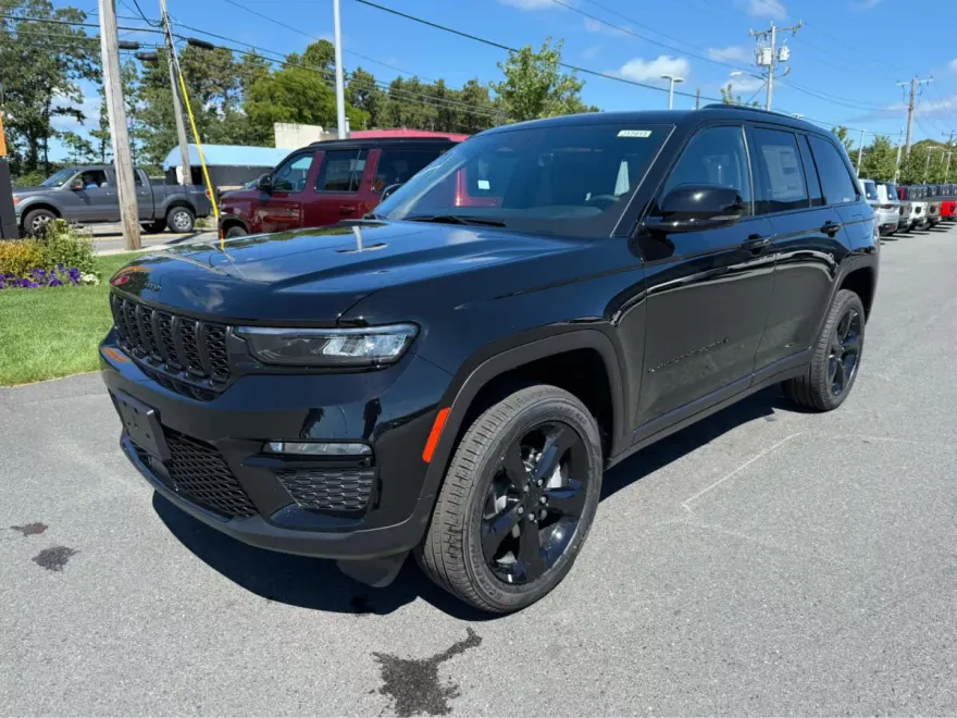 2025 Jeep Grand Cherokee Limited photo 1