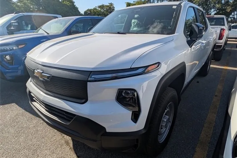 2025 Chevrolet Silverado EV Work Truck photo 1
