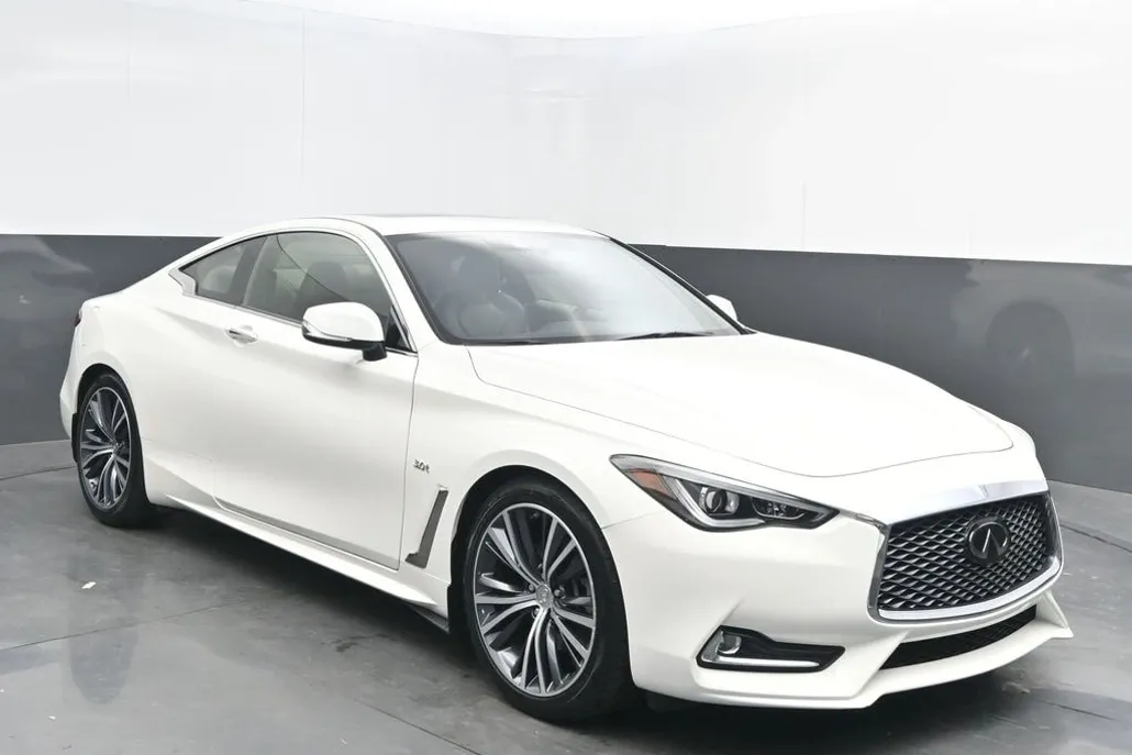 2019 Infiniti Q60 3.0t Luxe Coupe photo 1