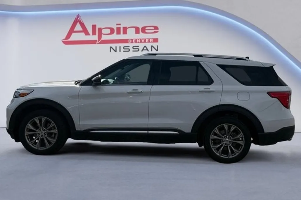 2023 Ford Explorer Limited photo 1