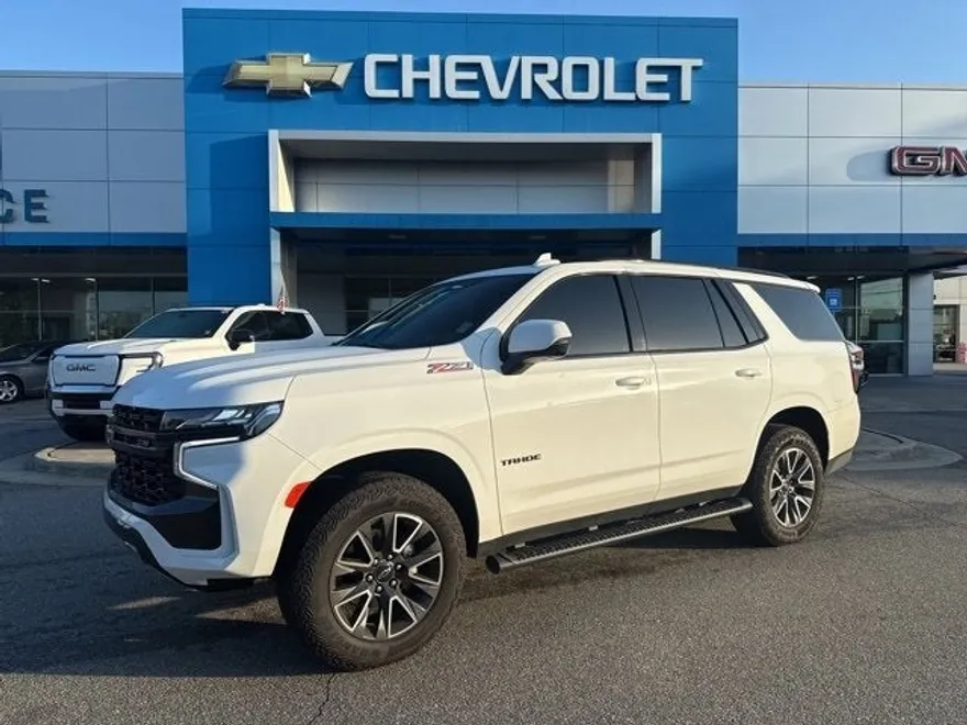 2024 Chevrolet Tahoe Z71 photo 1