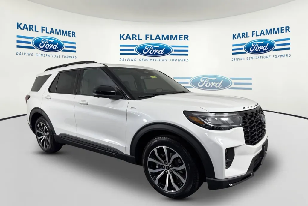 2025 Ford Explorer ST-Line photo 1