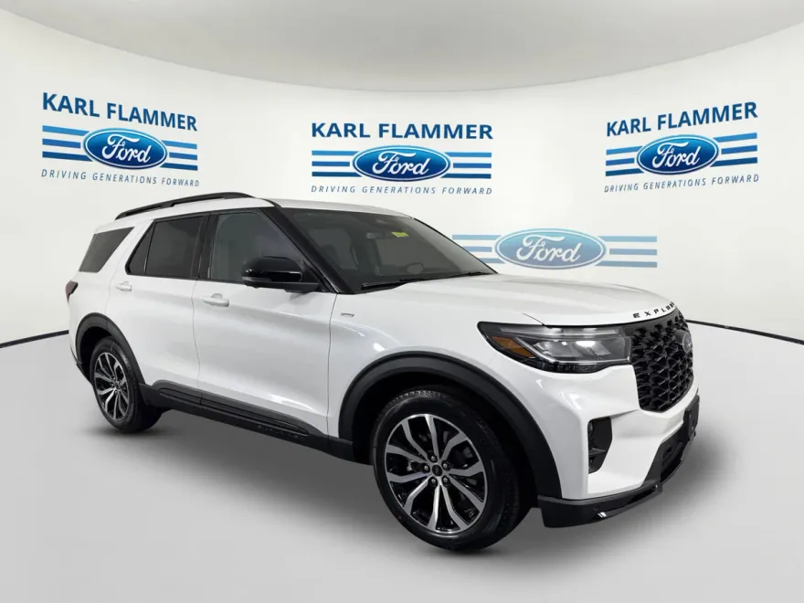 2025 Ford Explorer ST-Line photo 1