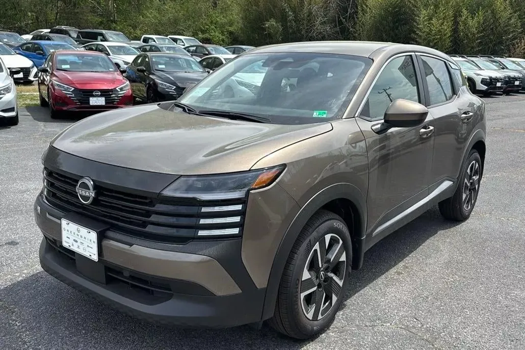 2025 Nissan Kicks SV photo 1