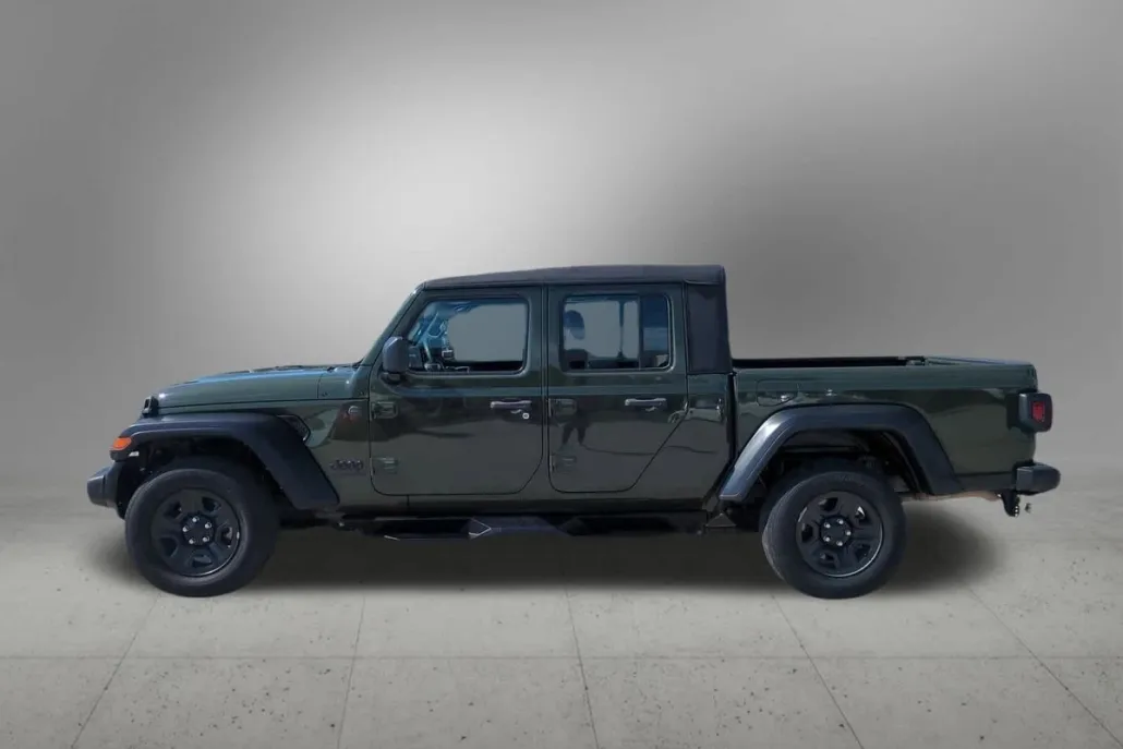 2022 Jeep Gladiator Sport photo 1