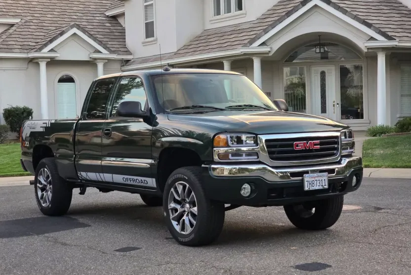 2004 Gmc Sierra 1500 SLE photo 1