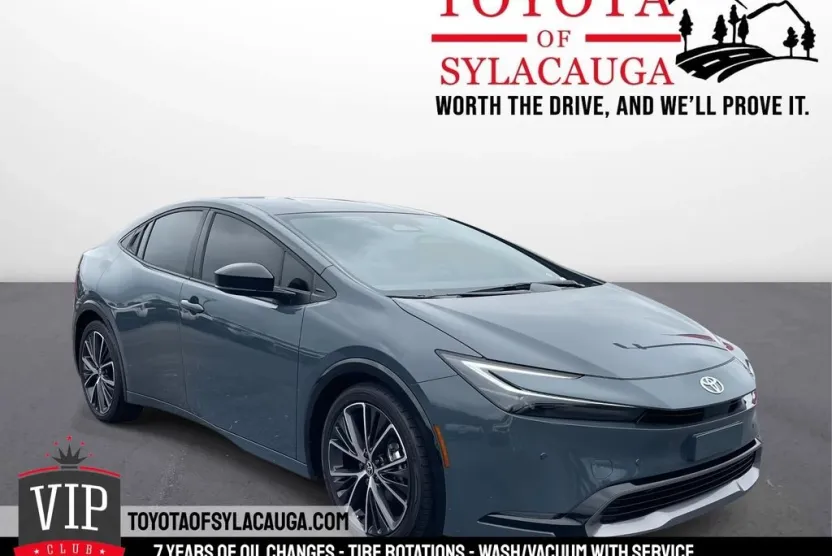 2025 Toyota Prius XLE photo 1