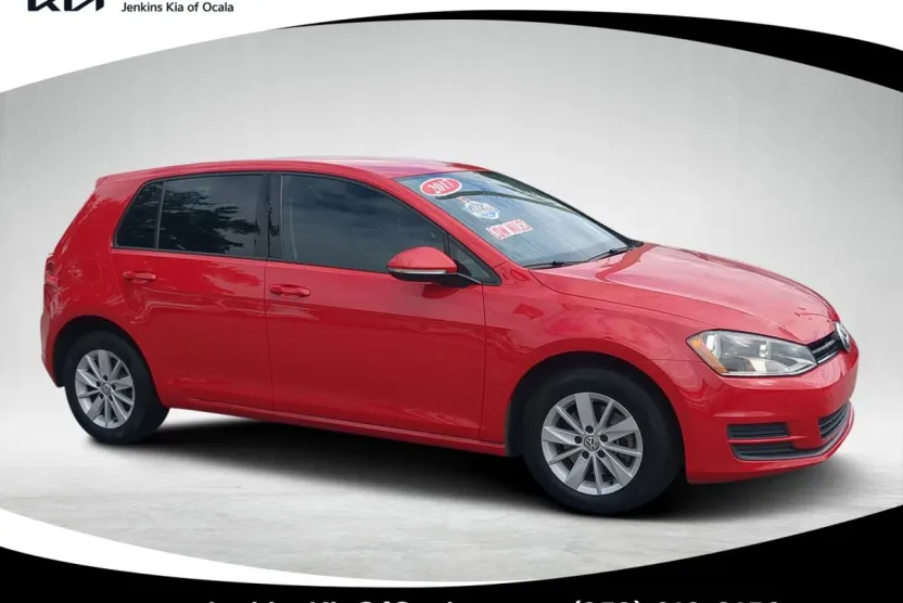 2017 Volkswagen Golf S photo 1
