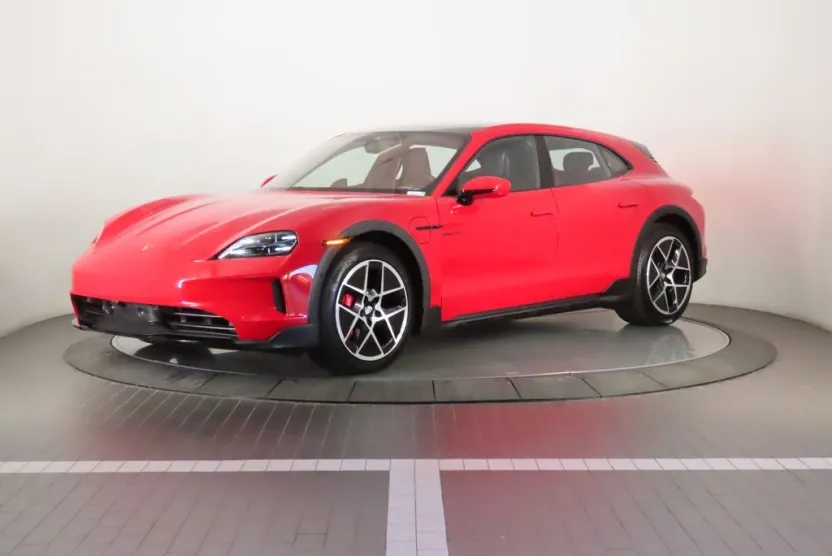 2025 Porsche Taycan 4S Cross Turismo photo 1