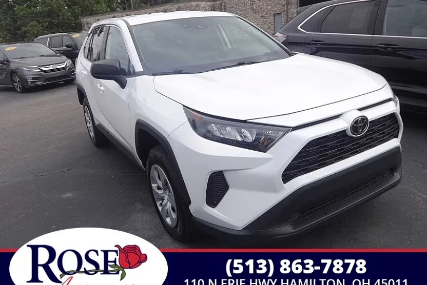 2022 Toyota RAV4 LE photo 1