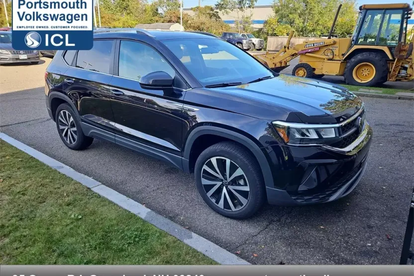 2022 Volkswagen Taos SE photo 1