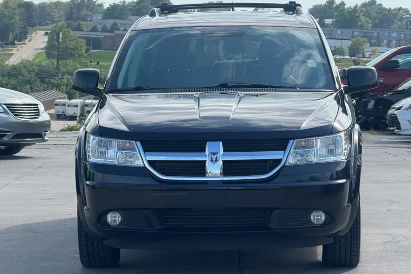 2010 Dodge Journey SXT photo 1