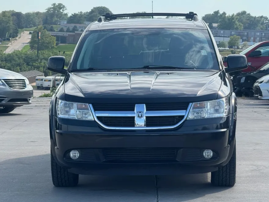 2010 Dodge Journey SXT photo 1