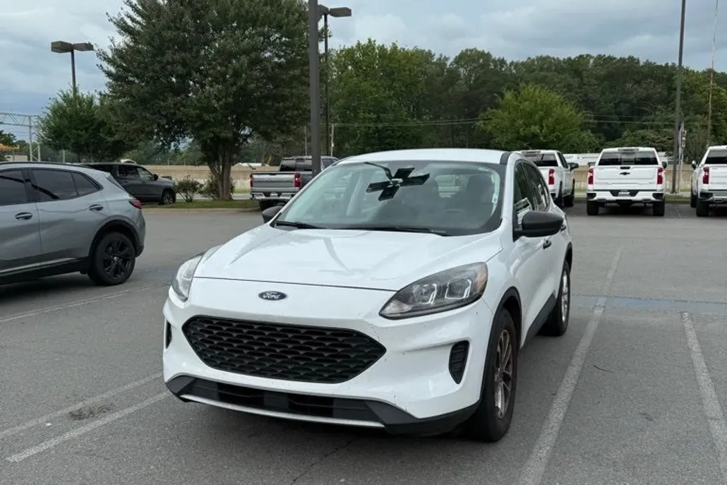 2021 Ford Escape S photo 1