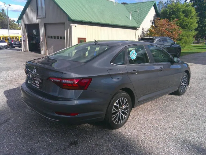 2019 Volkswagen Jetta SE R-Line photo 1