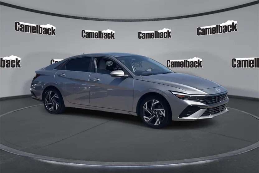 2025 Hyundai Elantra Hybrid photo 1