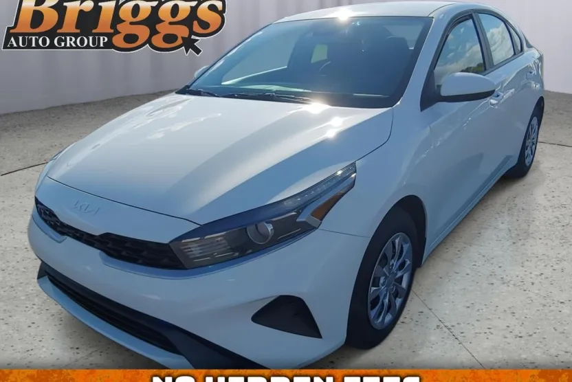 2024 Kia Forte LX photo 1