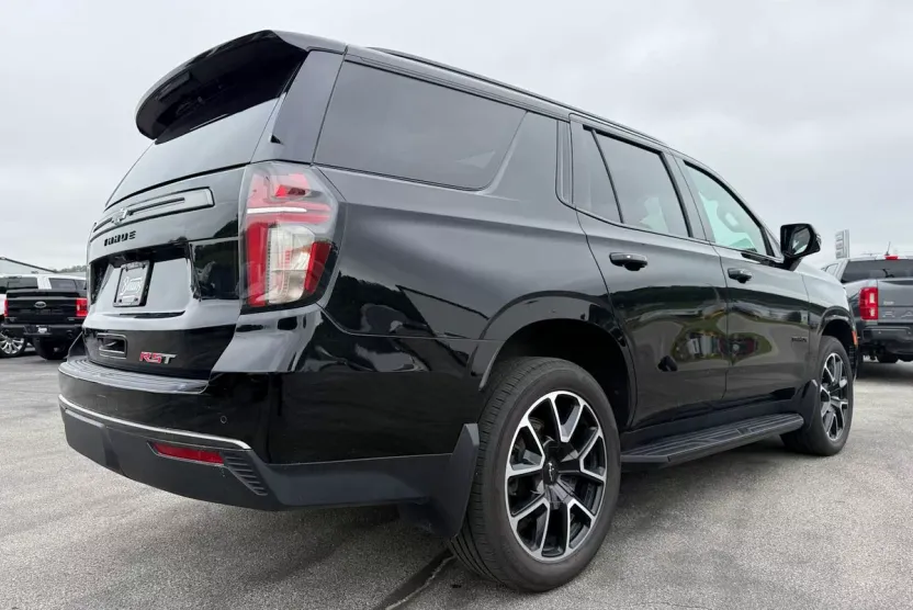 2022 Chevrolet Tahoe RST photo 1