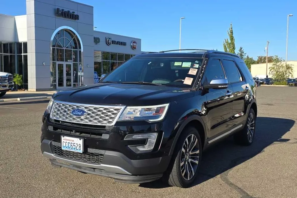 2017 Ford Explorer Platinum photo 1