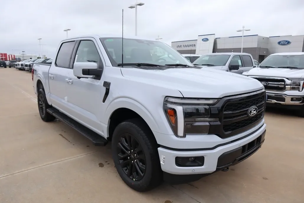 2025 Ford F-150 Lariat photo 1