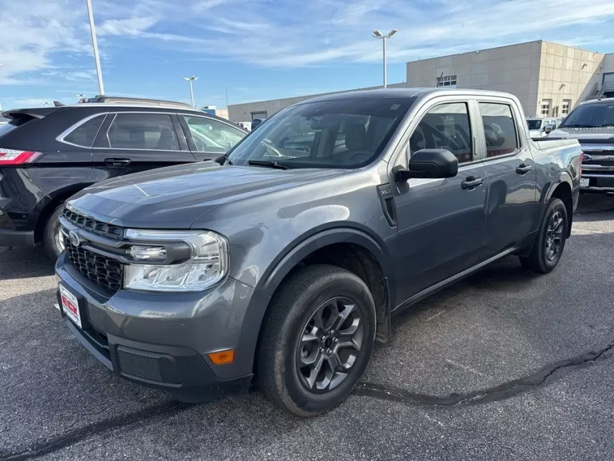 2022 Ford Maverick XLT photo 1
