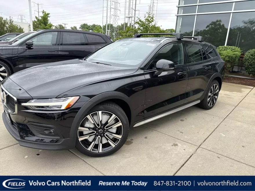 2026 Volvo V60 Cross Country B5 photo 1
