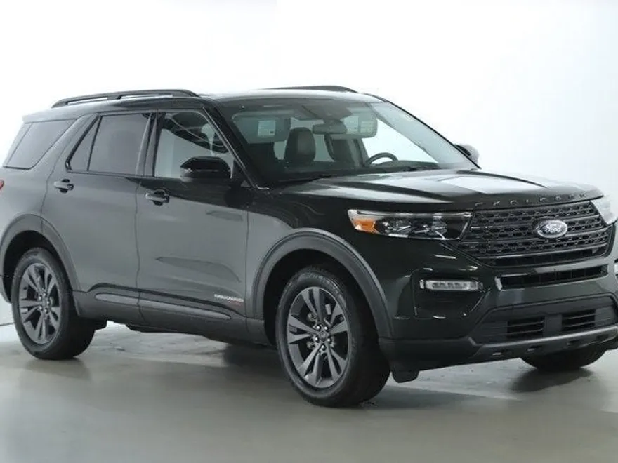 2022 Ford Explorer XLT photo 1