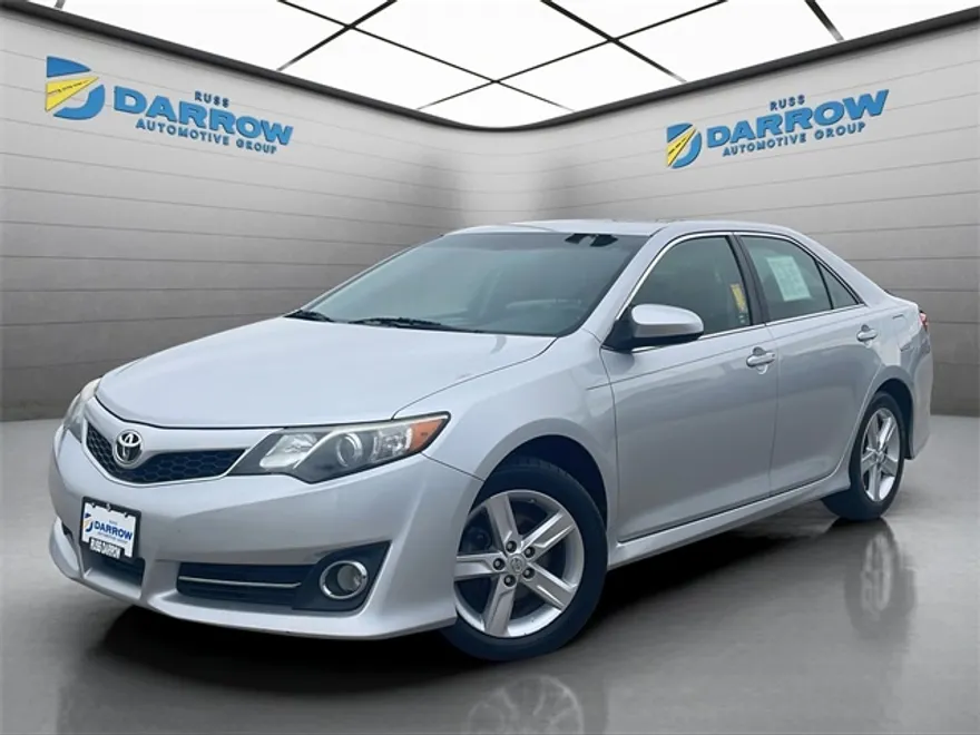 2014 Toyota Camry SE photo 1