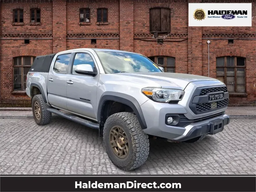 2019 Toyota Tacoma TRD Off-Road Double Cab photo 1