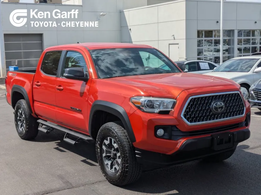 2018 Toyota Tacoma TRD Sport photo 1