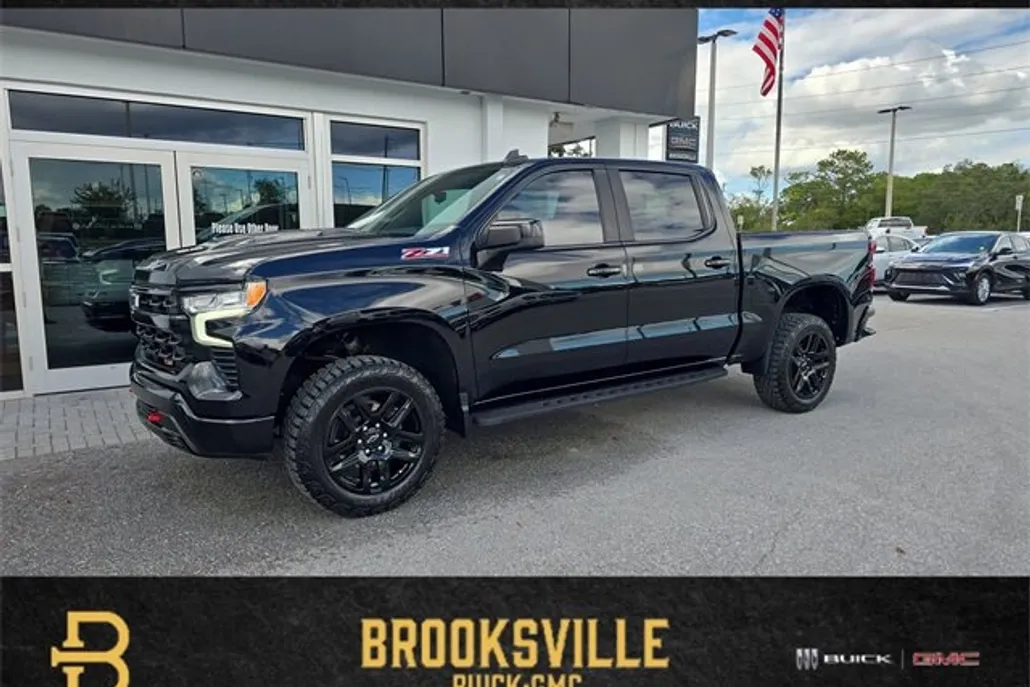 2023 Chevrolet Silverado Trail Boss LT photo 1